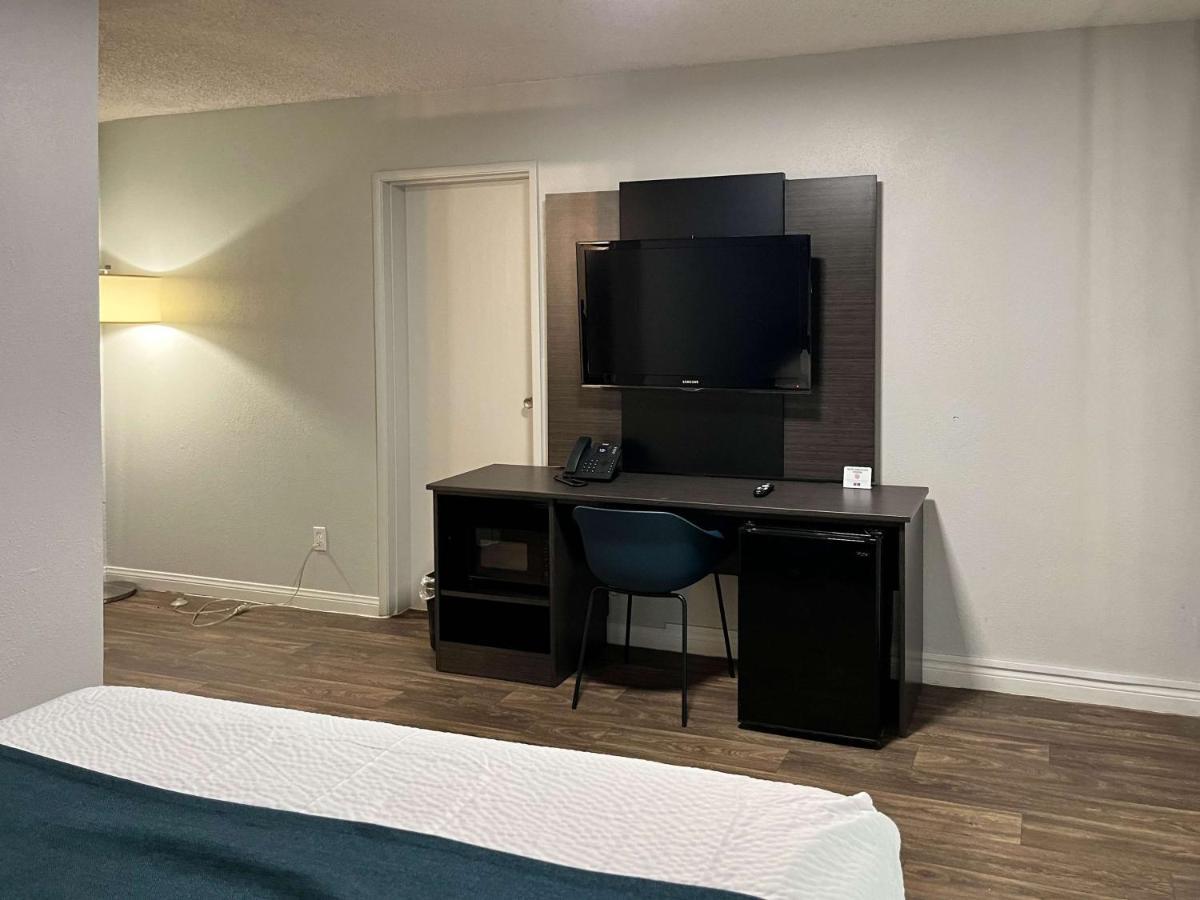 Motel 6 Las Vegas Nv Downtown Fremont St מראה חיצוני תמונה