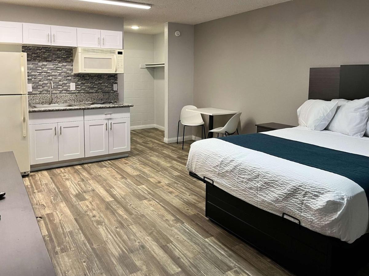 Motel 6 Las Vegas Nv Downtown Fremont St מראה חיצוני תמונה
